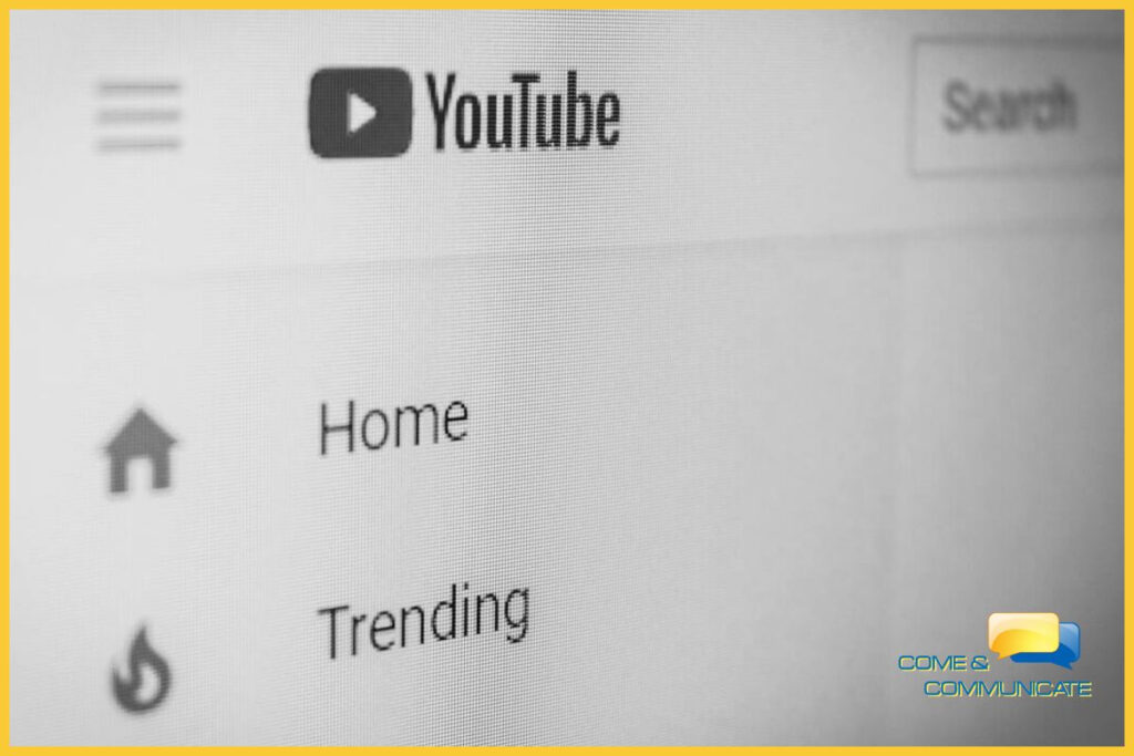 Interfaz de usuario de YouTube mostrando el menú de navegación y búsqueda, elemento clave para aplicar estrategias de vídeo SEO y mejorar el posicionamiento orgánico de una marca.